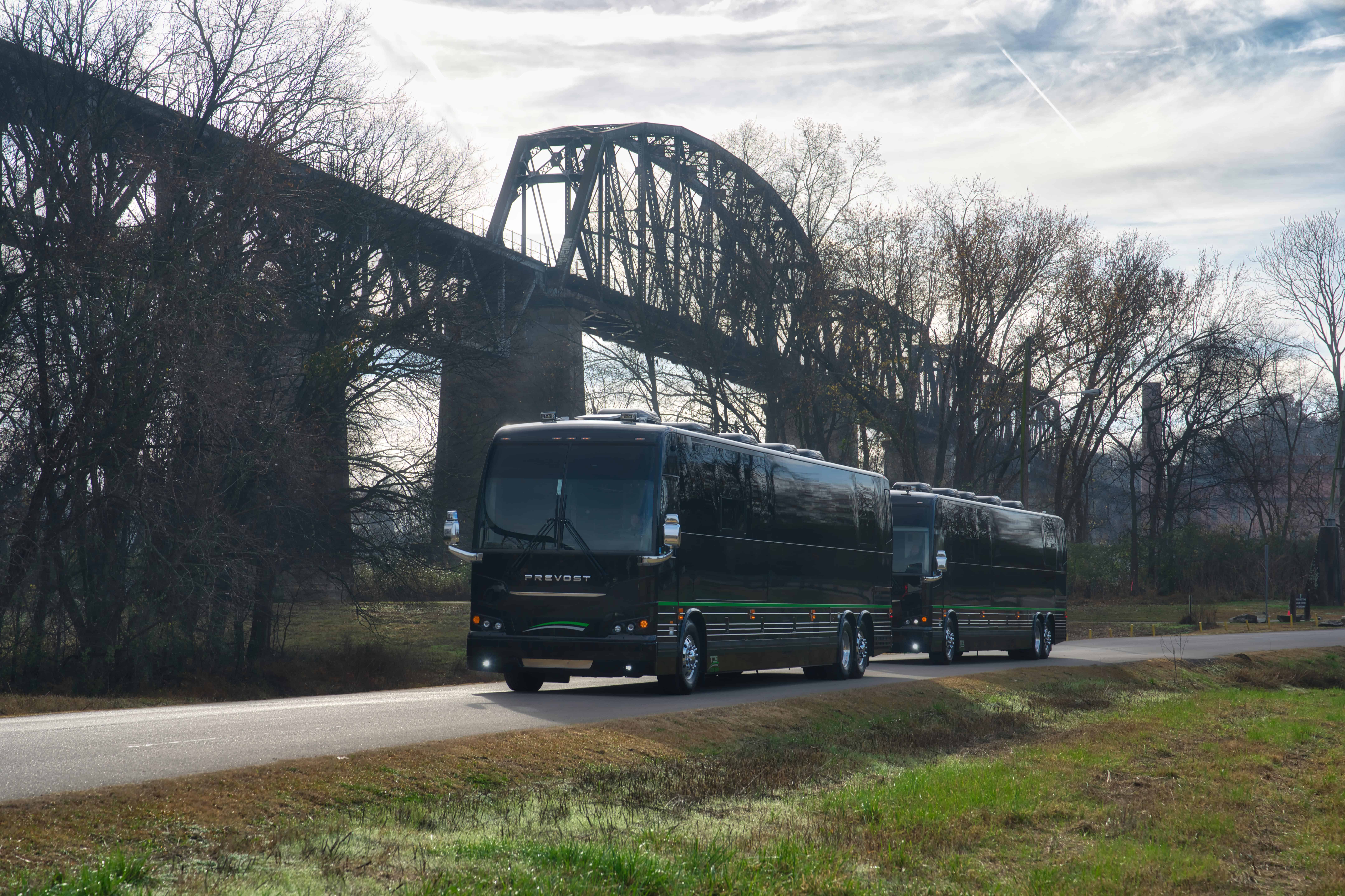 Prevost X3-45 entertainer coach exterior